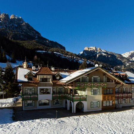 Residence Holiday Pozza di Fassa Kültér fotó