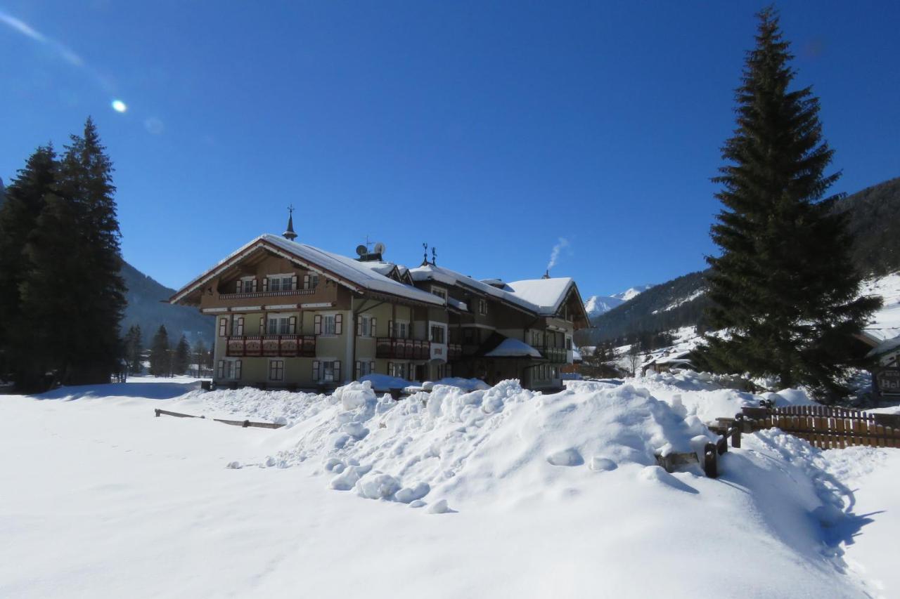 Residence Holiday Pozza di Fassa Kültér fotó
